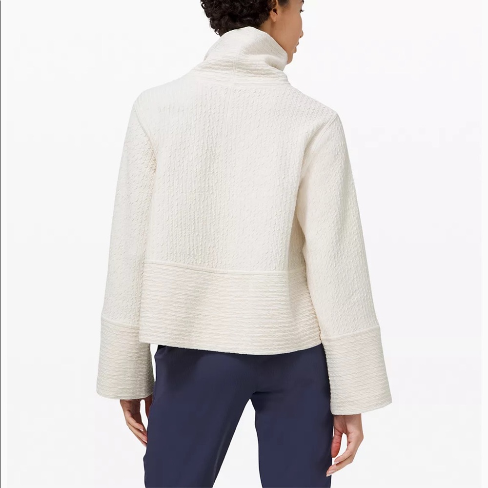 Lululemon Retreat Yourself Pullover - Picture 3 of 8